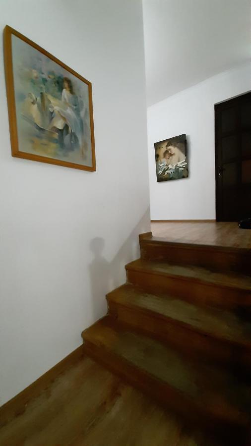 Victoria Guesthouse คูทายสิ ภายนอก รูปภาพ